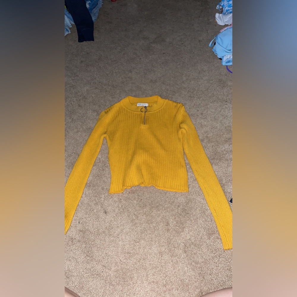 yellow tight crop top